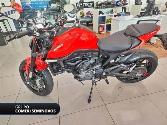 DUCATI MONSTER 937 